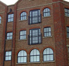 Vertical sliding aluminium windows