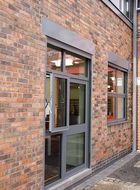 Aluminium parallel security window